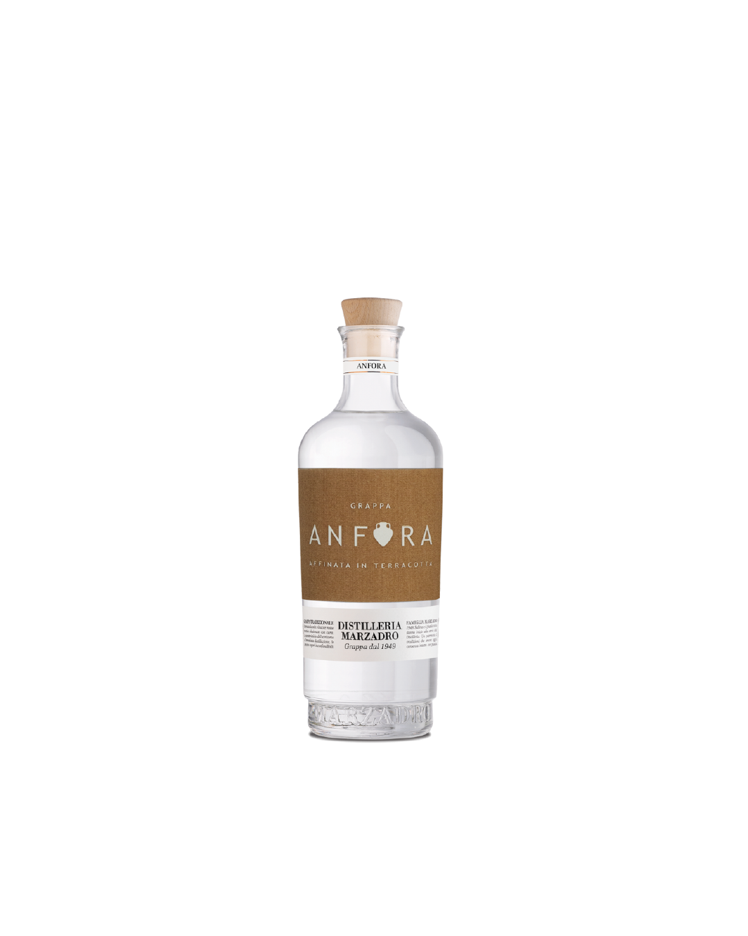 Marzadro Grappa Anfora, bottiglia dalla forma ovoidale su sfondo bianco