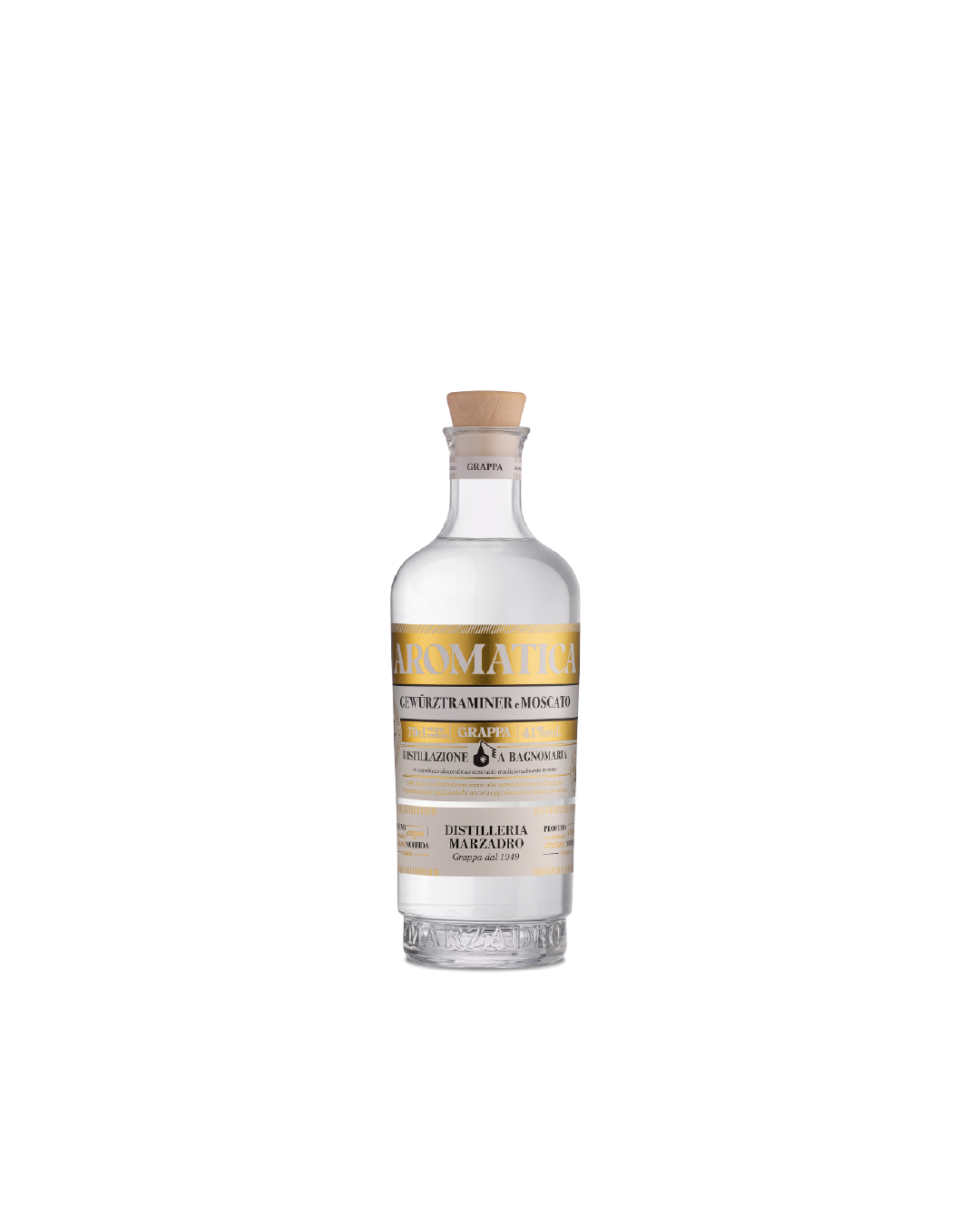 Marzadro Grappa Aromatica Trentina, bottiglia su sfondo bianco