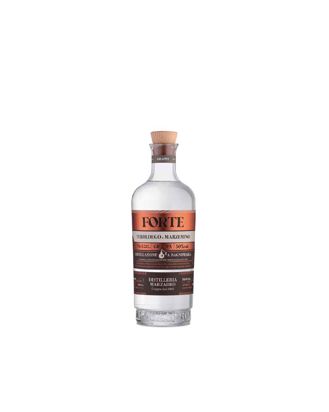 Marzadro Grappa Forte, bottiglia su sfondo bianco