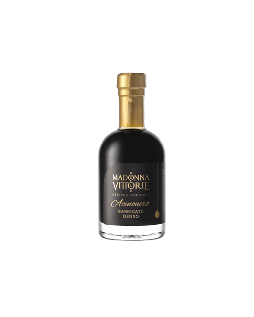 Acinonero MDV, bottiglia di vino rosso trentino su sfondo bianco