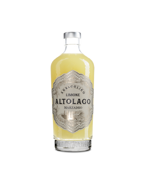 Altolago limone analcolico Marzadro, bottiglia del limoncino su sfondo bianco