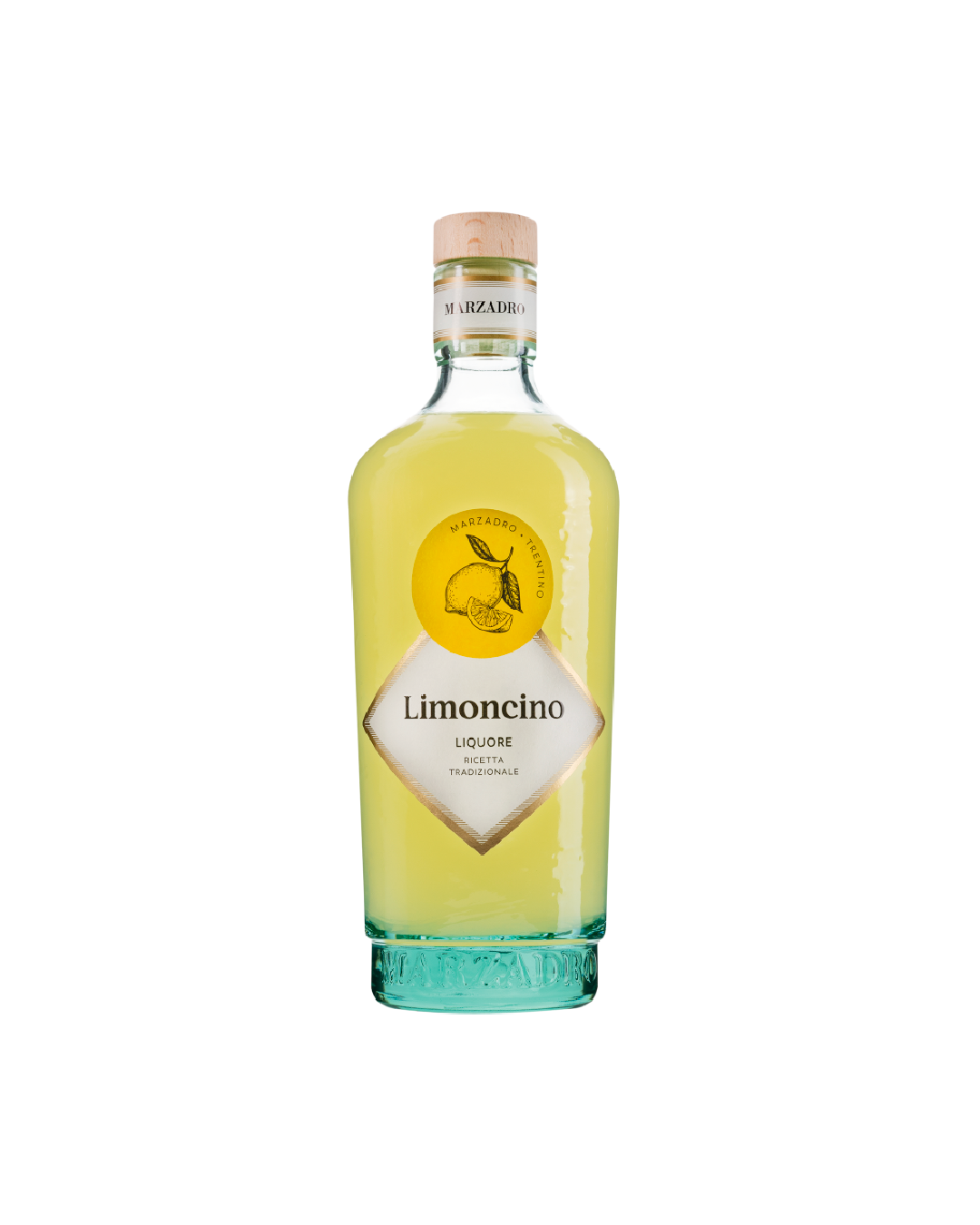 Marzadro Limoncino Tradizionale, bottiglia su sfondo bianco